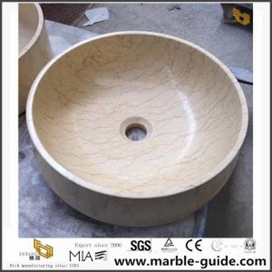 Lavabo en marbre jaune ensoleillé